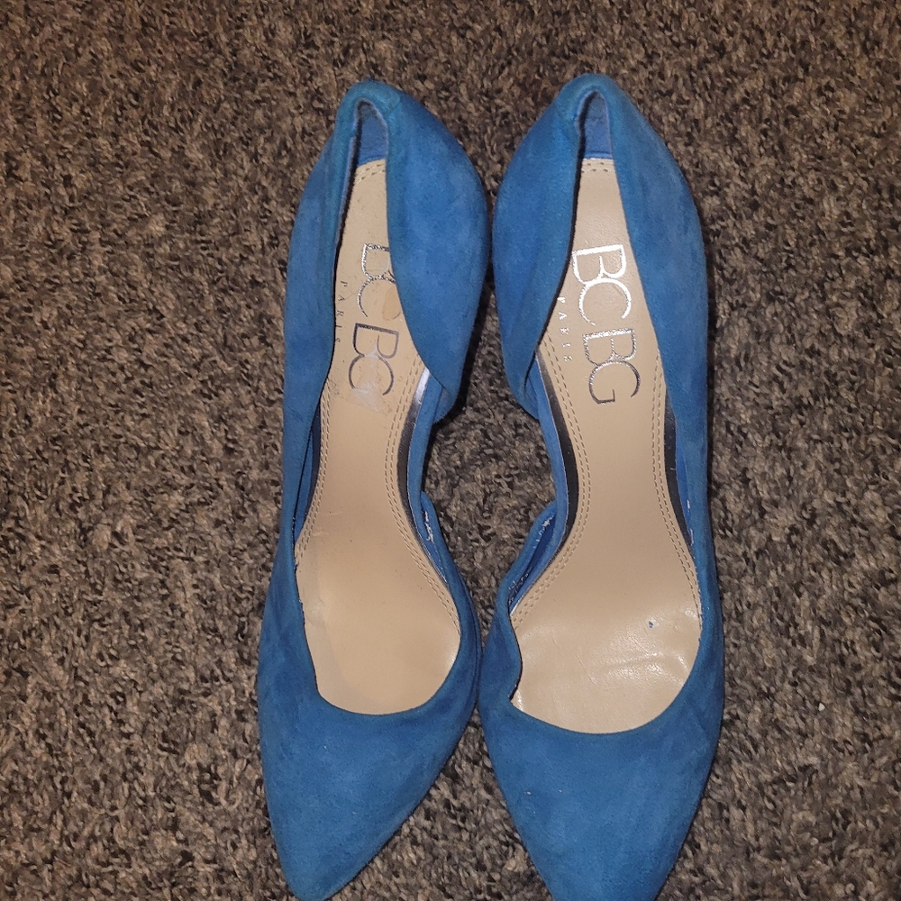 BCBG blue suede pumps size 9